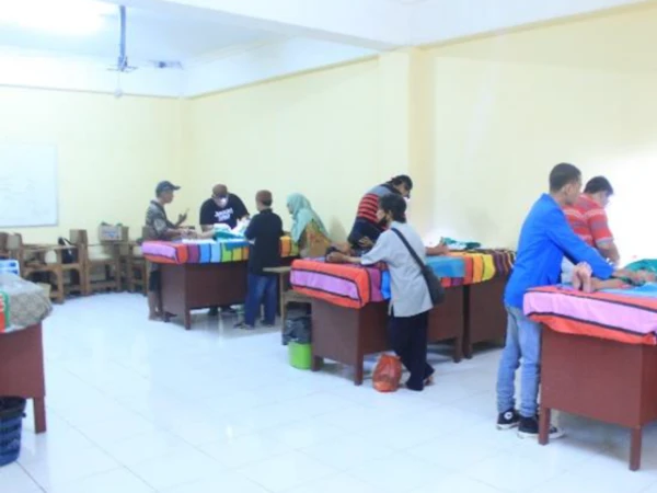 Khitanan Masal dan Santunan Pimpinan Cabang Aisyiyah Ciracas Jakarta Timur