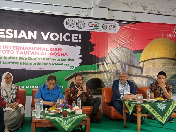 Hari Kedua: Workshop Internasional dan Pameran Foto Taufan Al-Aqsha