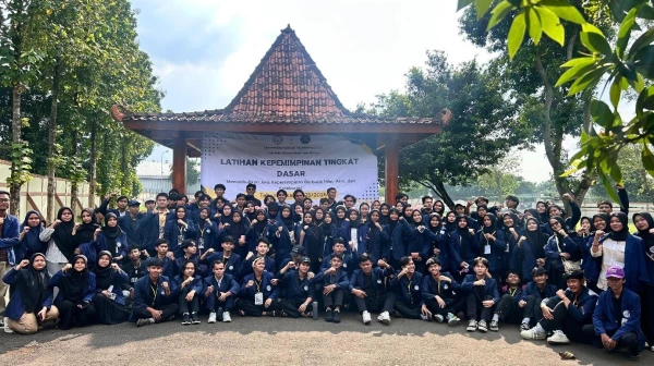 Sukses Diselenggarakan, LKTD FAKOMBIS 2025 Cetak Pemimpin Muda yang Progresif dan Berintegritas