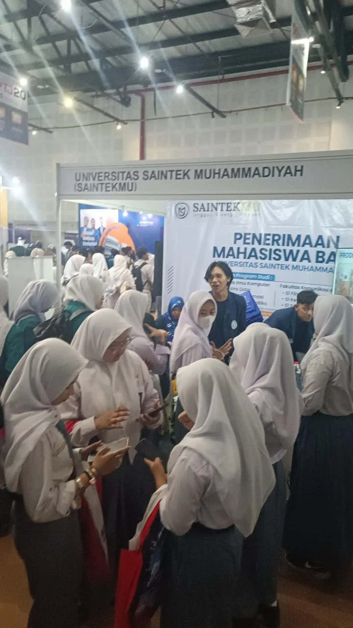Keren ! Pelajar Se-Jakarta Ramai-Ramai Datangi Booth SAINTEKMU di Event PPTJ 20