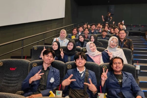Mahasiswa Film dan TV SaintekMu Hadiri Pemutaran Film Nasional “Darah dan Doa” dalam Rangka Hari Film Nasional