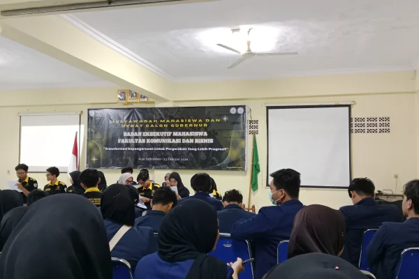 Musyawarah Mahasiswa dan Debat Calon Gubernur BEM Fakombis 2025/2026 Digelar di Aula SaintekMu