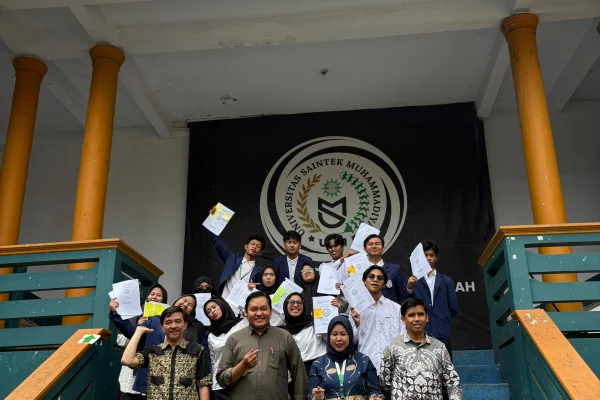 Seminar Proposal Skripsi Fakultas Komunikasi Dan Bisnis SaintekMu Berlangsung Sukses